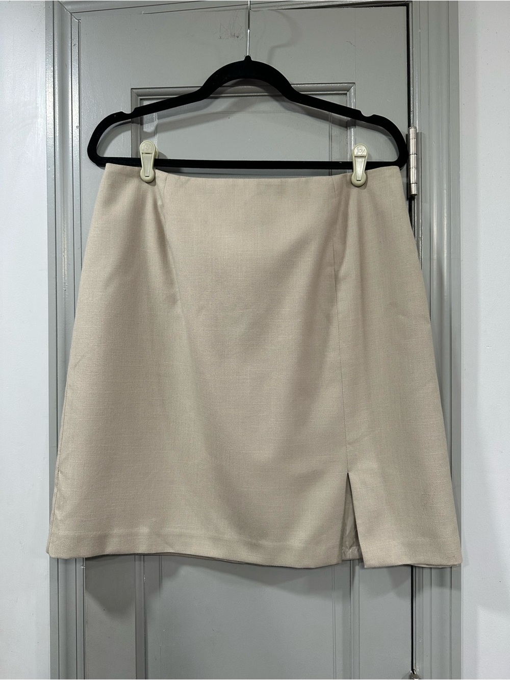 dressbarn Cream Mini Skirt with Front Slit